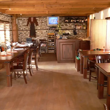 комплекс косовските къщи Къща за гости 3*