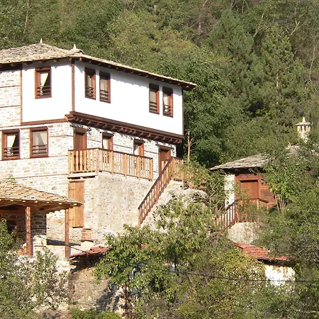 комплекс косовските къщи 3* Косово